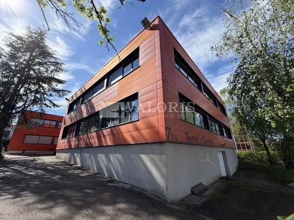 Local professionnel 315 m²