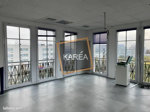 BUREAUX 1514 m² CHESSY