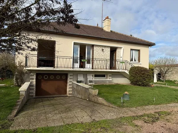 Pavillon à FAYE-LA-VINEUSE