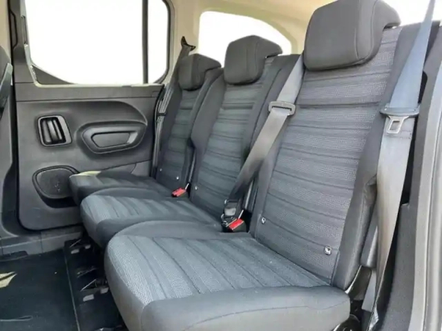 Opel Combo life l2h1 1.5 d 130ch elegance — photo 8