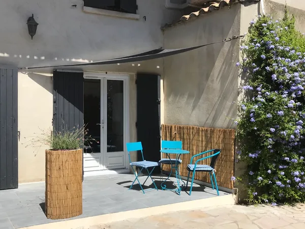 Loue Maison de village meublée proche Avignon Nîmes Arles