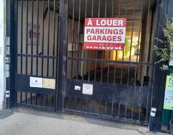 Garage/Parking