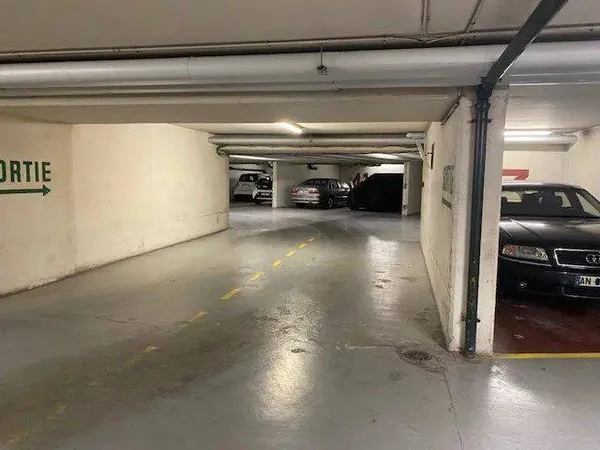 Parking 27 m²