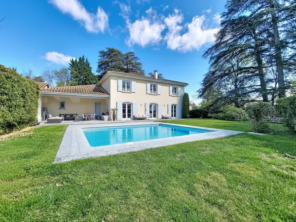 Maison 7 pièces 176 m²