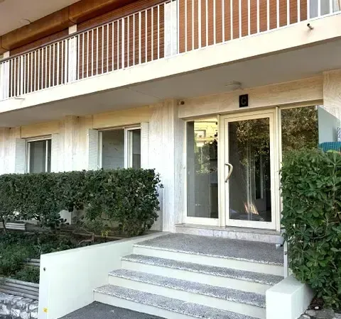 Cannes la californie studio 19 m2 à rénover résidence de standing