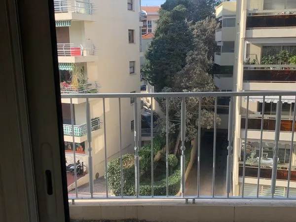 A louer 2 pièces de 45 m3 avec cave