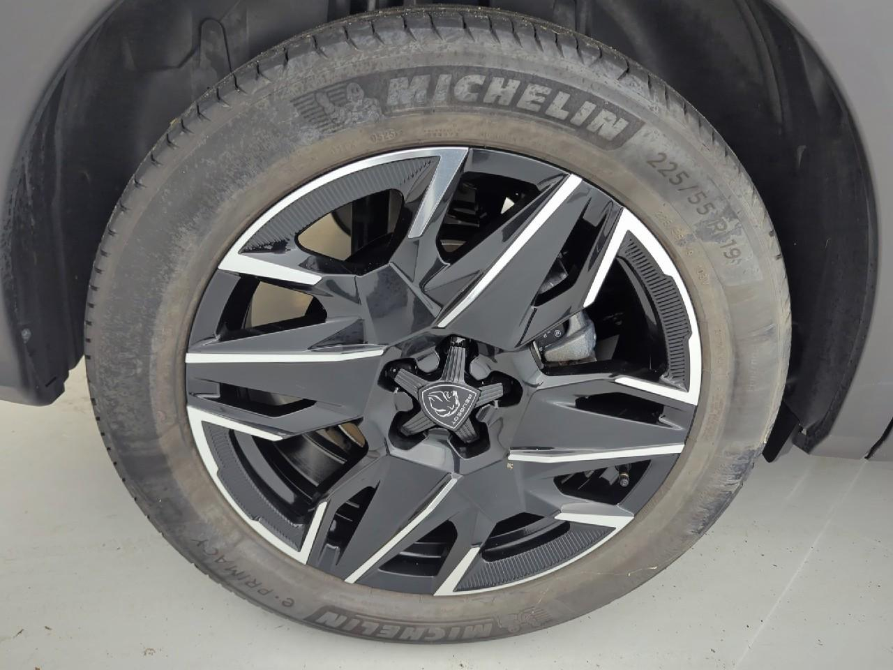 Peugeot 3008 hybrid 136 e-dcs6 allure — photo 18