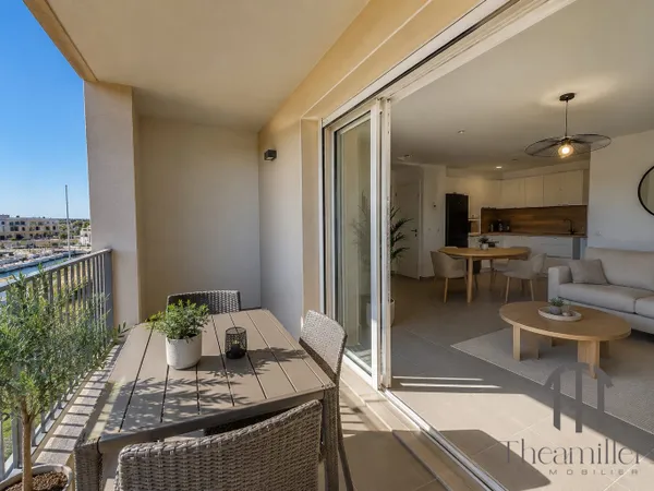 T3 + TERRASSE SUR LES QUAIS - PORT-SAINT-LOUIS