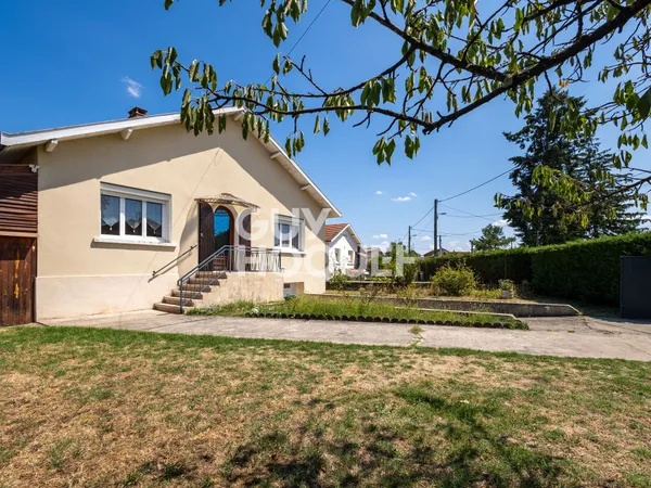 Maison traditionnelle 4 pièces sur sous-sol complet