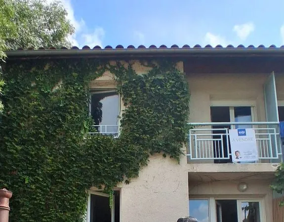 Maison de village agréable à vivre avec terrasse, jardin et vue sur la campagne