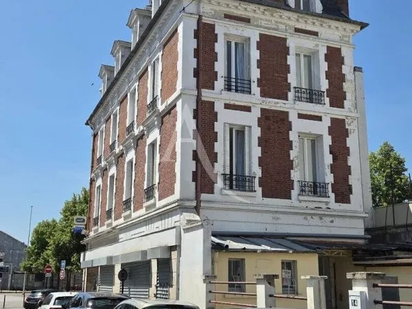 Local commercial 800 m²