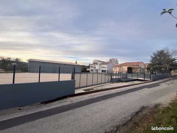 Location hangar et bureau