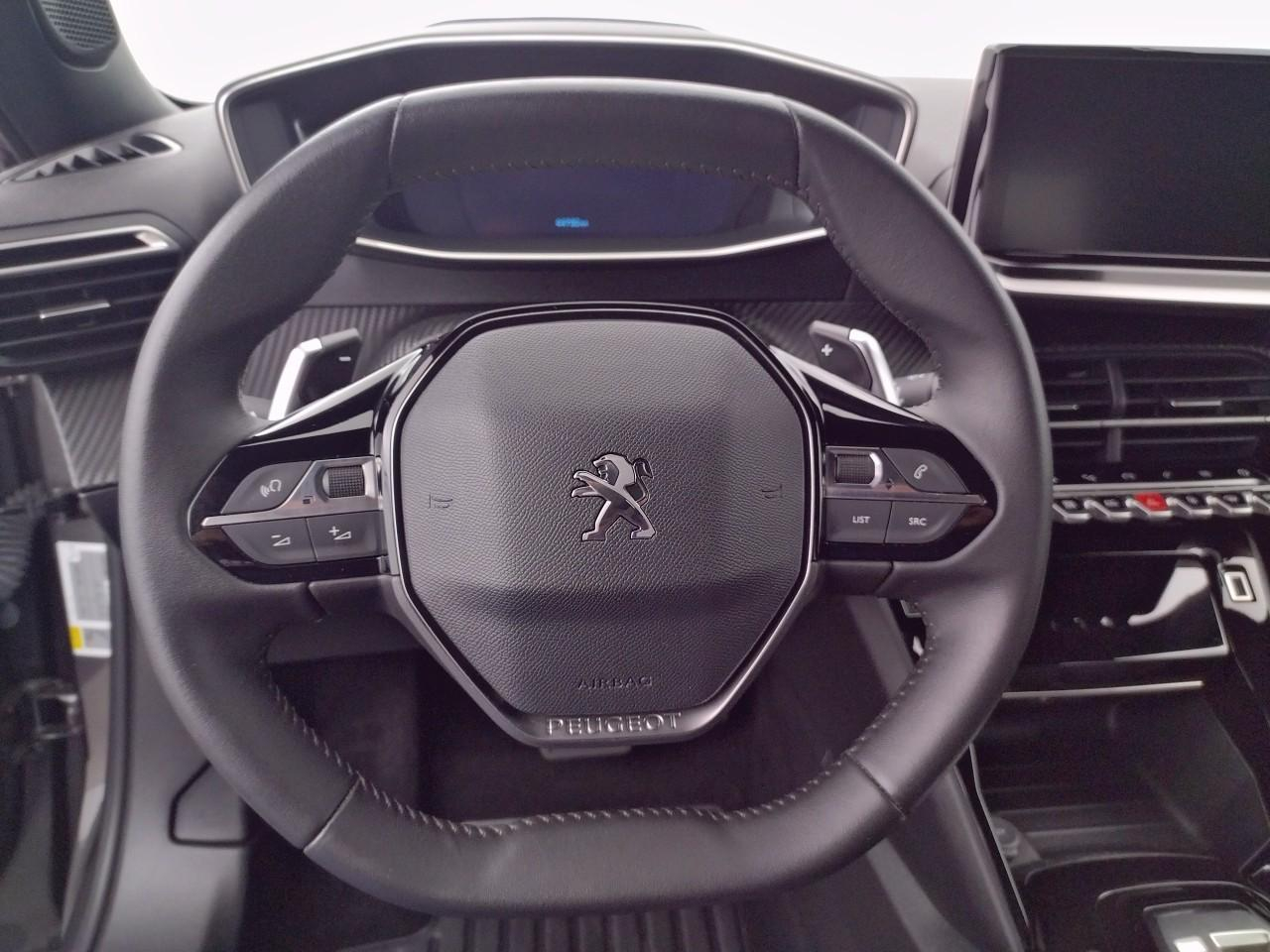 Peugeot 2008 puretech 130 s&s eat8 allure pack — photo 19