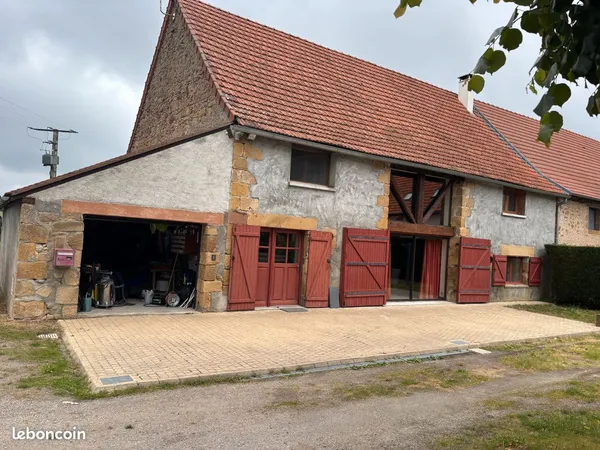 À 5 min de Moulins. Bressolles. Très belle longère rénovée dans les règles de l'art