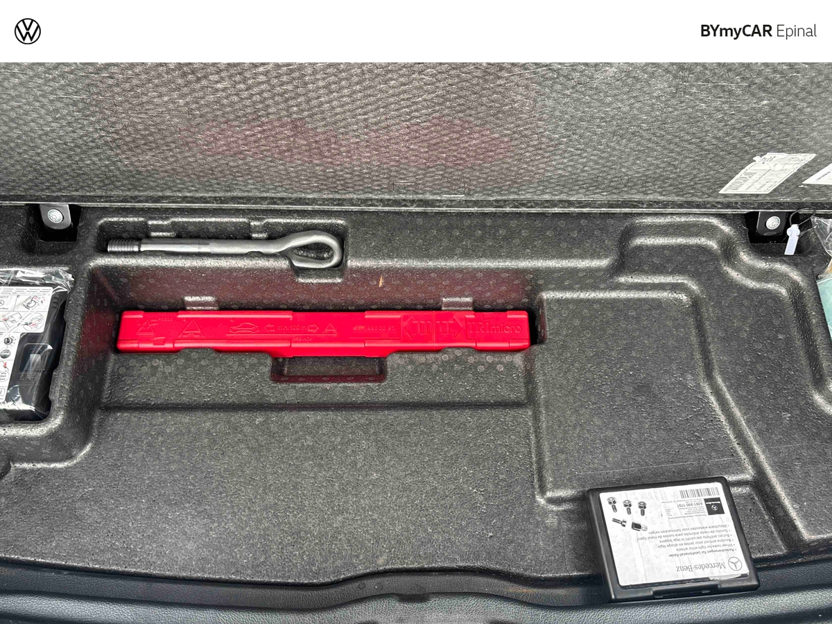 Mercedes EQA 250 — photo 15