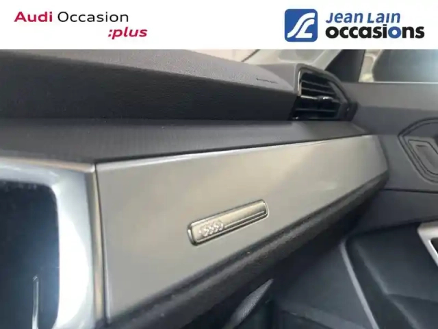 Audi Q3 sportback 35 tfsi 150 ch s tronic 7 — photo 19