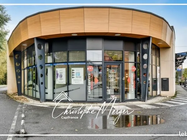 Local commercial 158 m²