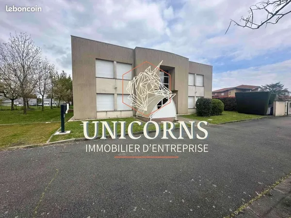 Bureaux 225 m²