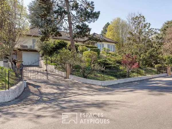 Maison familiale au coeur d'un domaine privée