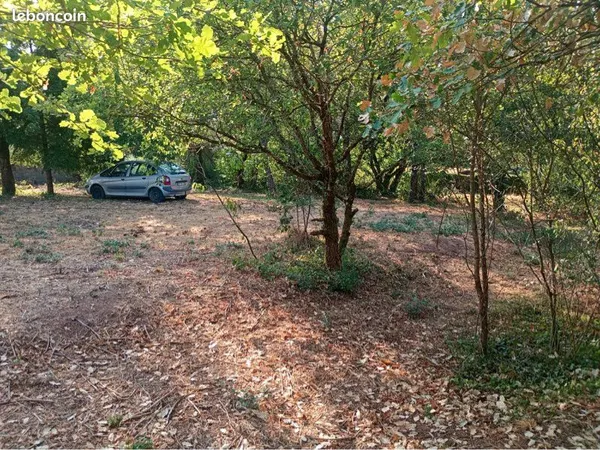 Terrain constructible LE BREUIL