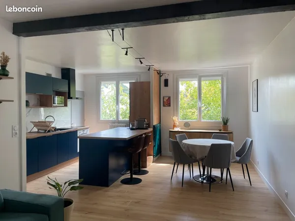 Appartement T3 meublé traversant 66 m² avec garage fermé, cave aménagée - Nantes Procé