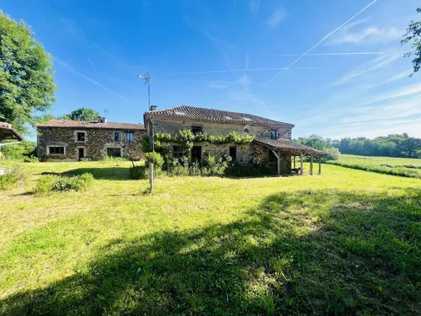 Maison et villa de prestige Vente Val d'Issoire 16p 450m² 246100€