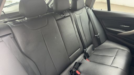 BMW Serie 3 2.0 320d 190 - Lounge – 2016 – 87840 km – Diesel – Boîte Automatique — photo 32