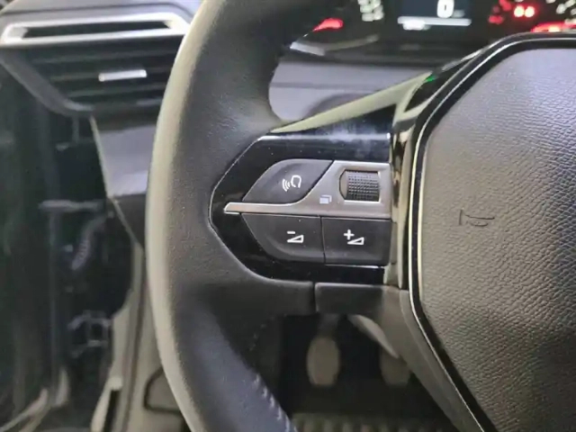 Peugeot 208 puretech 100 s&amp;s bvm6 — photo 20