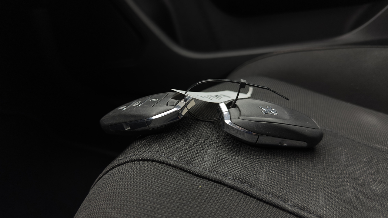 Peugeot 508 SW Hybrid 225 e-EAT8 — photo 41