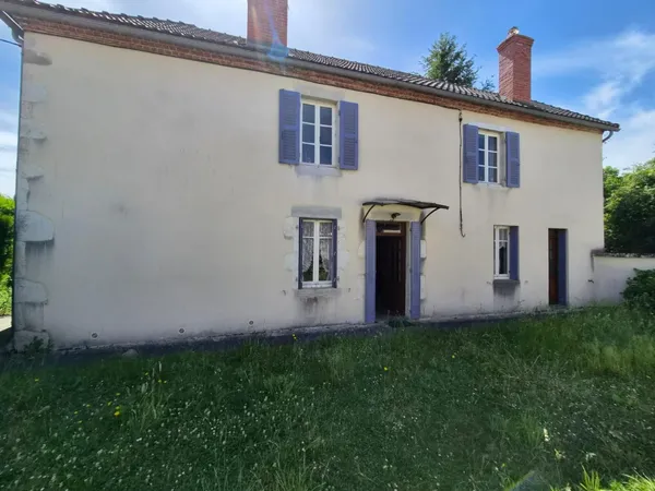 Charmante maison de bourg rénovée T4, garage