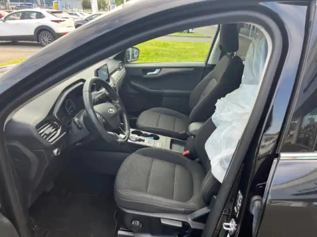 Ford Kuga 2.5 duratec 225ch powersplit phev titanium e-cvt — photo 10