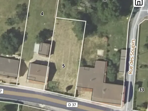 Terrain 690 m²