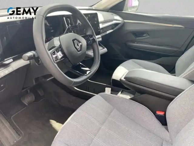 Renault Megane e-tech ev40 130ch standard charge — photo 23