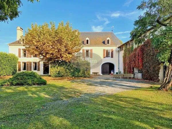 Maison 10 pièces 282 m²