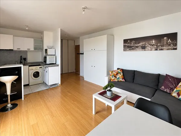 Appartement - 3ème étage - 32.61 m2 - 1 pièce - Meublé