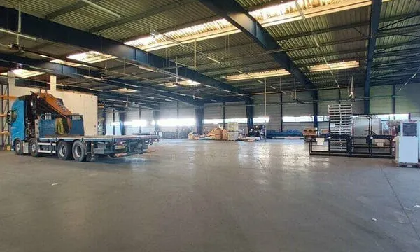 Local d'activité 2750 m²