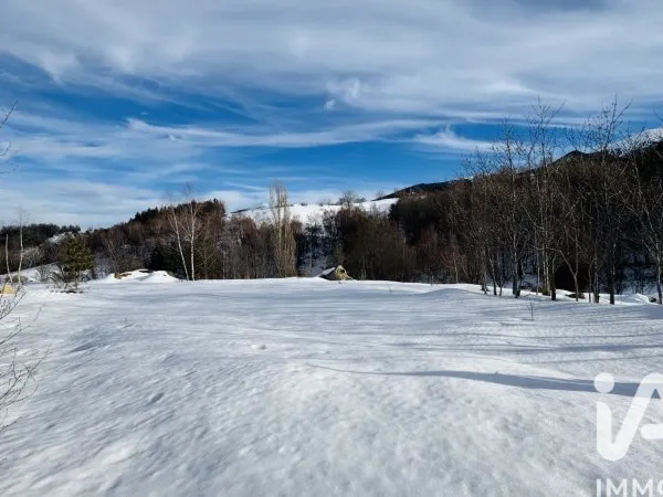 Terrain 385 m²