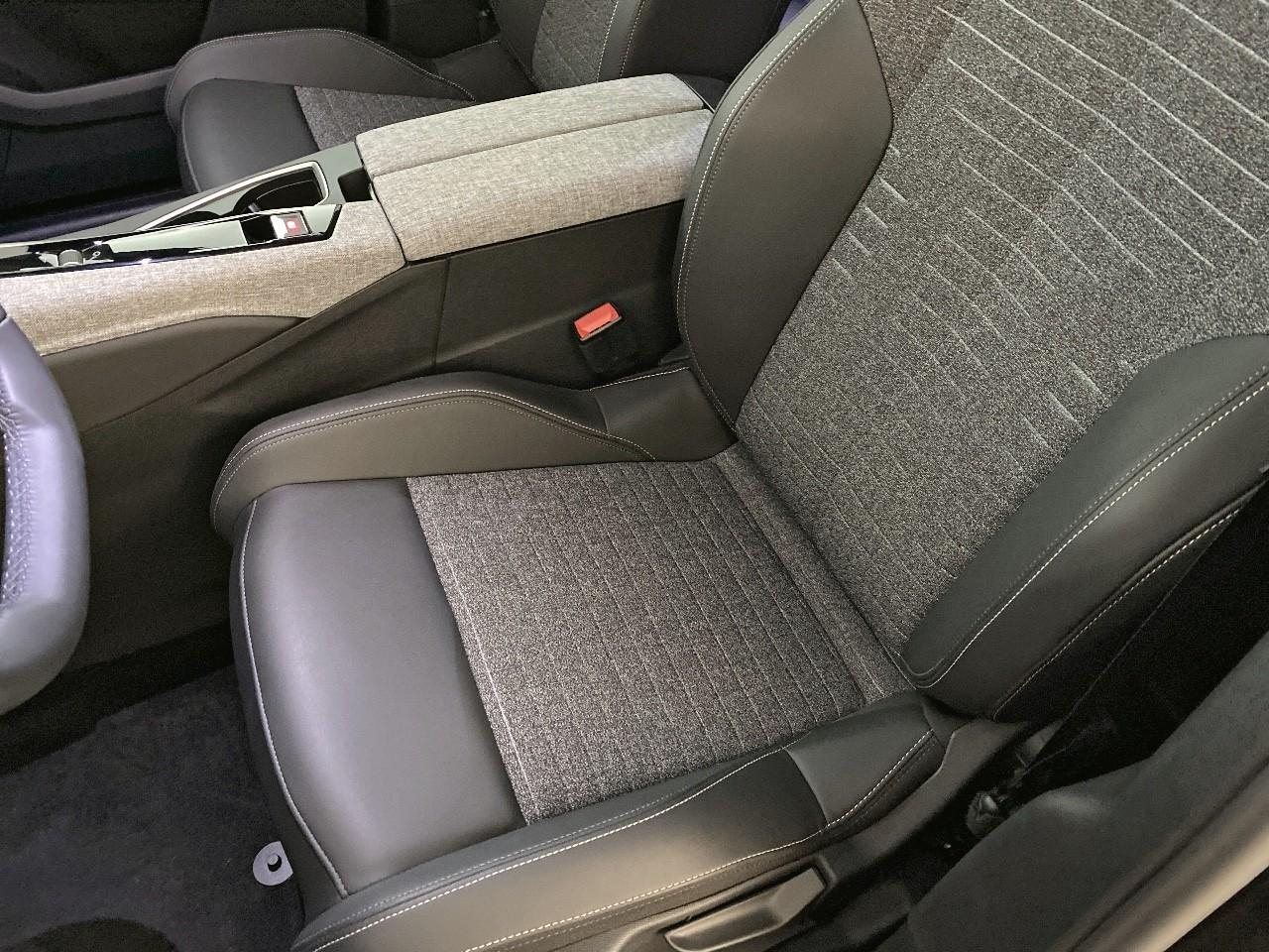 Peugeot 3008 electrique 210 ch 73 kwh allure — photo 9