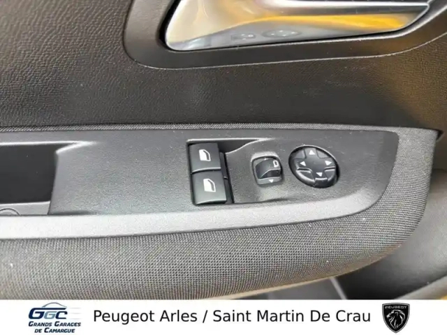 Peugeot 208 puretech 75 s&amp;s bvm5 — photo 12