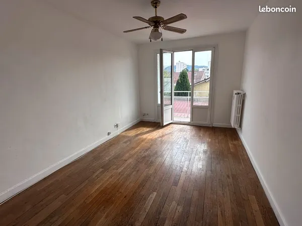 T3 avec garage et balcon - quartier Cras