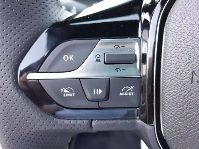 Peugeot 308 electrique 55 kwh 156ch — photo 14