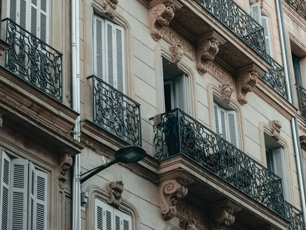Parc de logements : 38,6 millions au 1er janvier 2026, la vacance recule à 7,6 % mais reste à 10,8 % dans les DROM