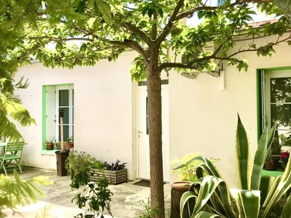 Maison et son chai à 2 pas du port de Rivedoux