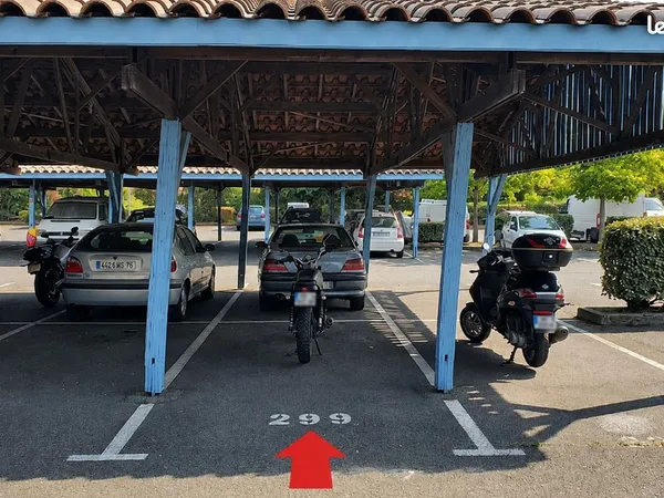 Loue parking couvert sécurisé borderouge rue ernest renan