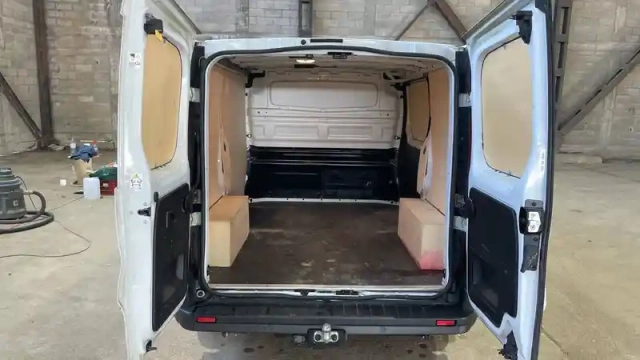 Renault Trafic fgn l1h1 3000 kg blue dci 150 edc — photo 12