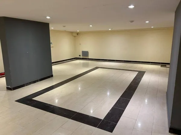 Local commercial 111 m²
