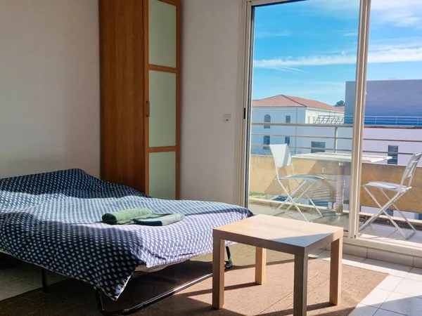Studio meublé + garage et terrasse