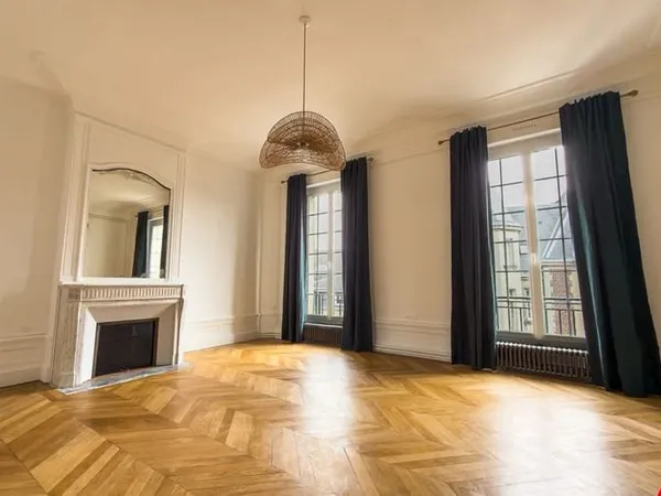 Appartement 4 pièces 248 m²