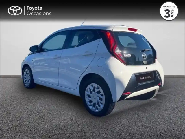 Toyota Aygo 1.0 vvt-i 72ch x-play 5p my19 — photo 2
