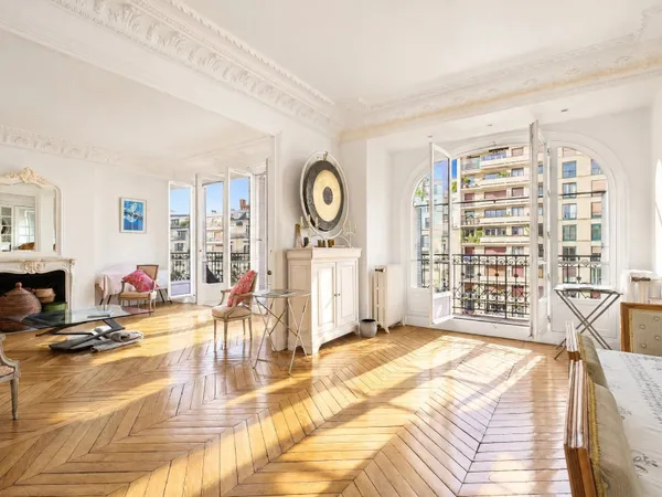 Paris 16e - HENRI MARTIN / FLANDRIN - Appartement familial et de réception - 6 pièces - 173,75m² Car